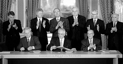 The Dayton Accords: how an “imperfect peace” stopped the war… and froze the conflict